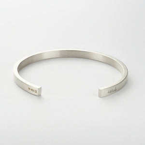 NOUGHTS & CROSSES - BLACK SAPPHIRE noughts and crosses cuff Hetariki Jewellery 