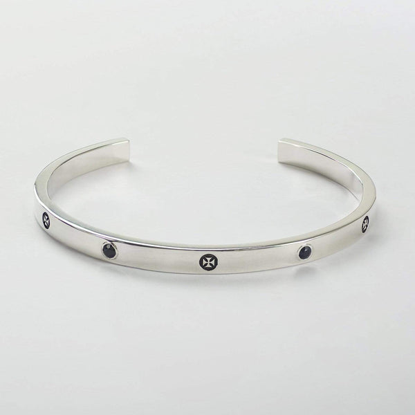 NOUGHTS & CROSSES - BLACK SAPPHIRE noughts and crosses cuff Hetariki Jewellery 