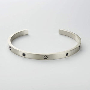 NOUGHTS & CROSSES - BLACK SAPPHIRE noughts and crosses cuff Hetariki Jewellery 