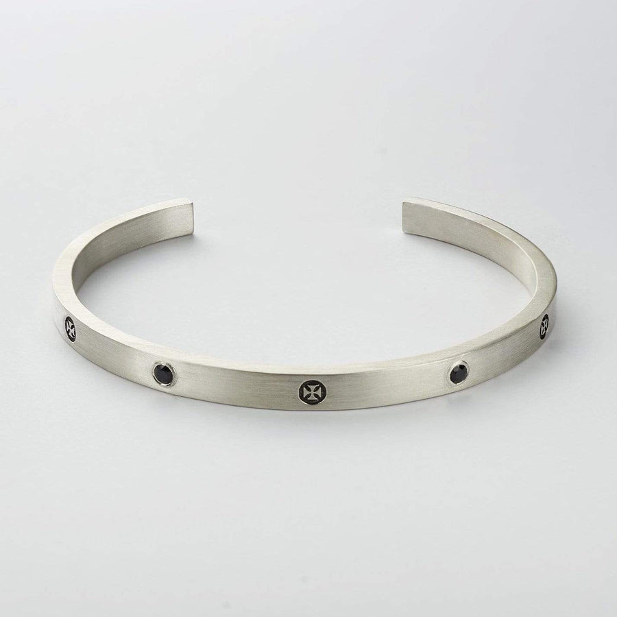 NOUGHTS & CROSSES - BLACK SAPPHIRE noughts and crosses cuff Hetariki Jewellery 