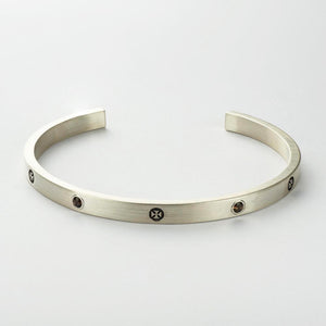 NOUGHTS & CROSSES - SMOKY QUARTZ noughts and crosses cuff Hetariki Jewellery 
