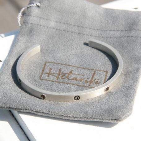 NOUGHTS & CROSSES - SMOKY QUARTZ noughts and crosses cuff Hetariki Jewellery 