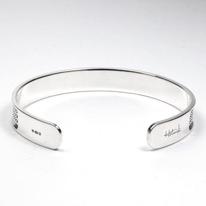 THE SILVER PYRAMIDS CUFF Les Pyramides Cuff Hetariki Jewellery 